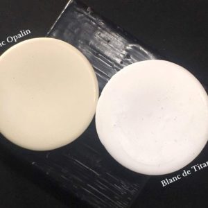 Blanc opalin et blanc de titane